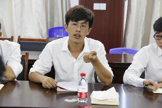 情色视频
团委副书记赵启迪发言